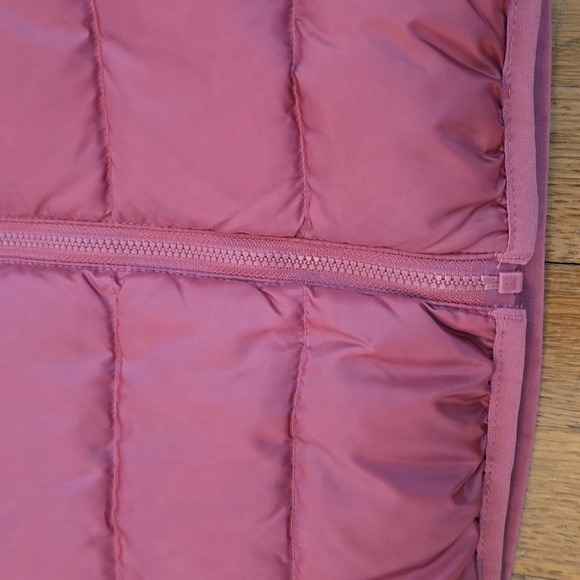 ADIDAS BRAND SIGNATURE WOMEN'S "WONDER RED" PUFFER DOWN VEST SIZE SMALL - Picture 7 of 16